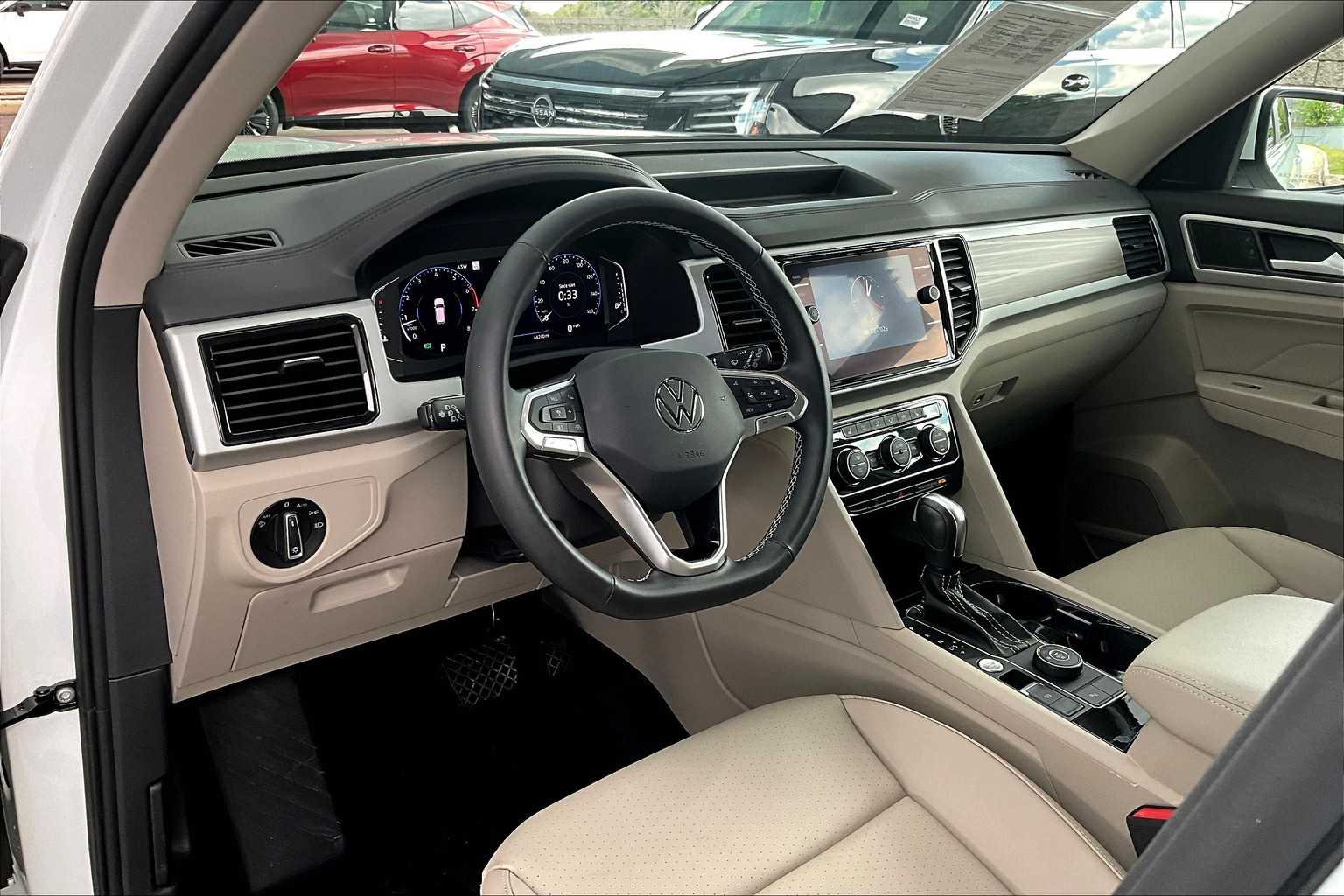 2021 Volkswagen Atlas SEL photo 16