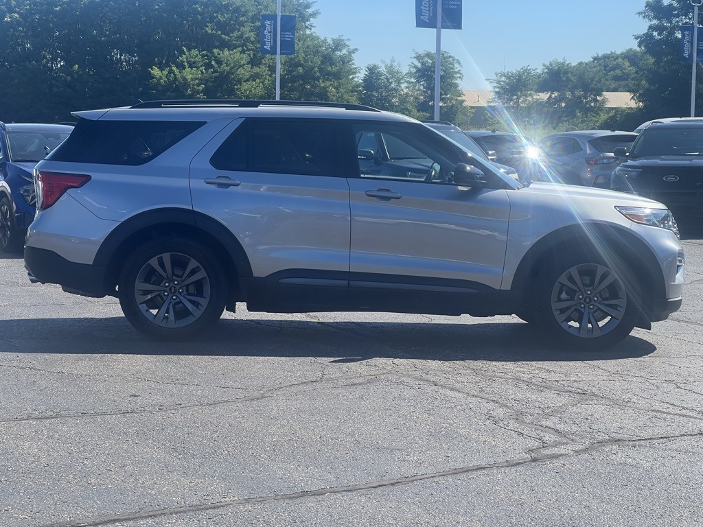 2022 Ford Explorer XLT photo 13