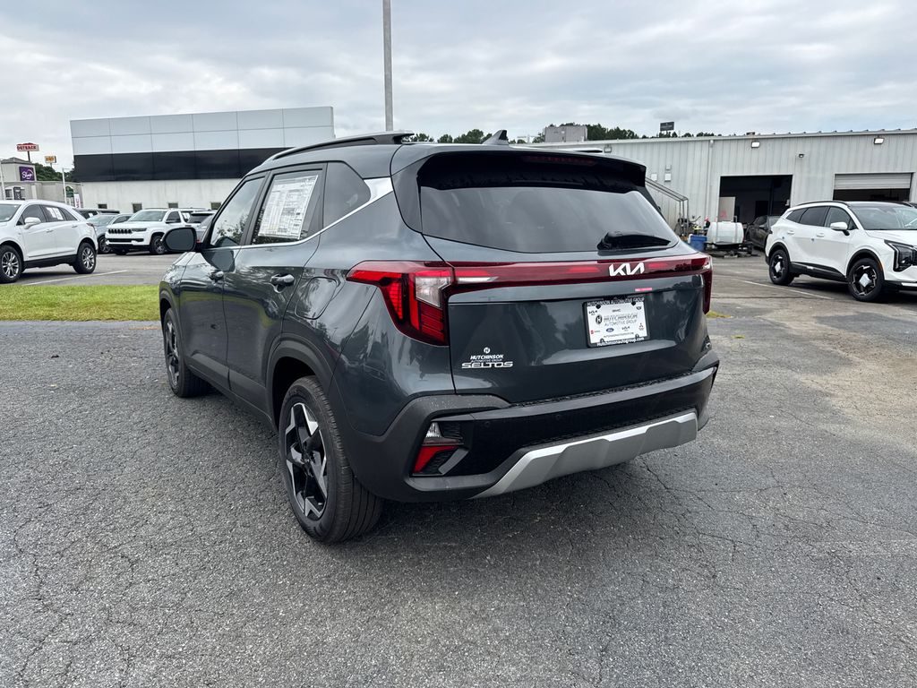 2025 Kia Seltos EX photo 5