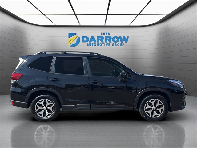 2023 Subaru Forester Premium photo 6