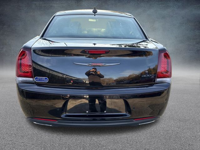 2021 Chrysler 300 S photo 4