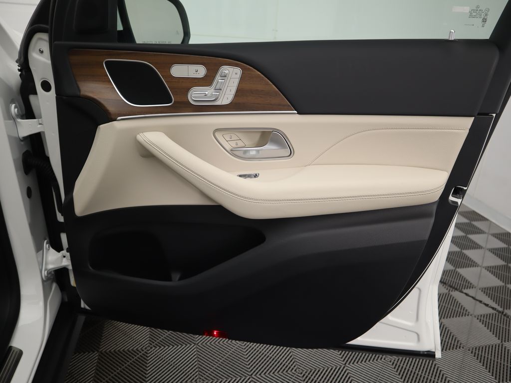 2026 Mercedes Benz GLE 450e 4MATIC photo 25