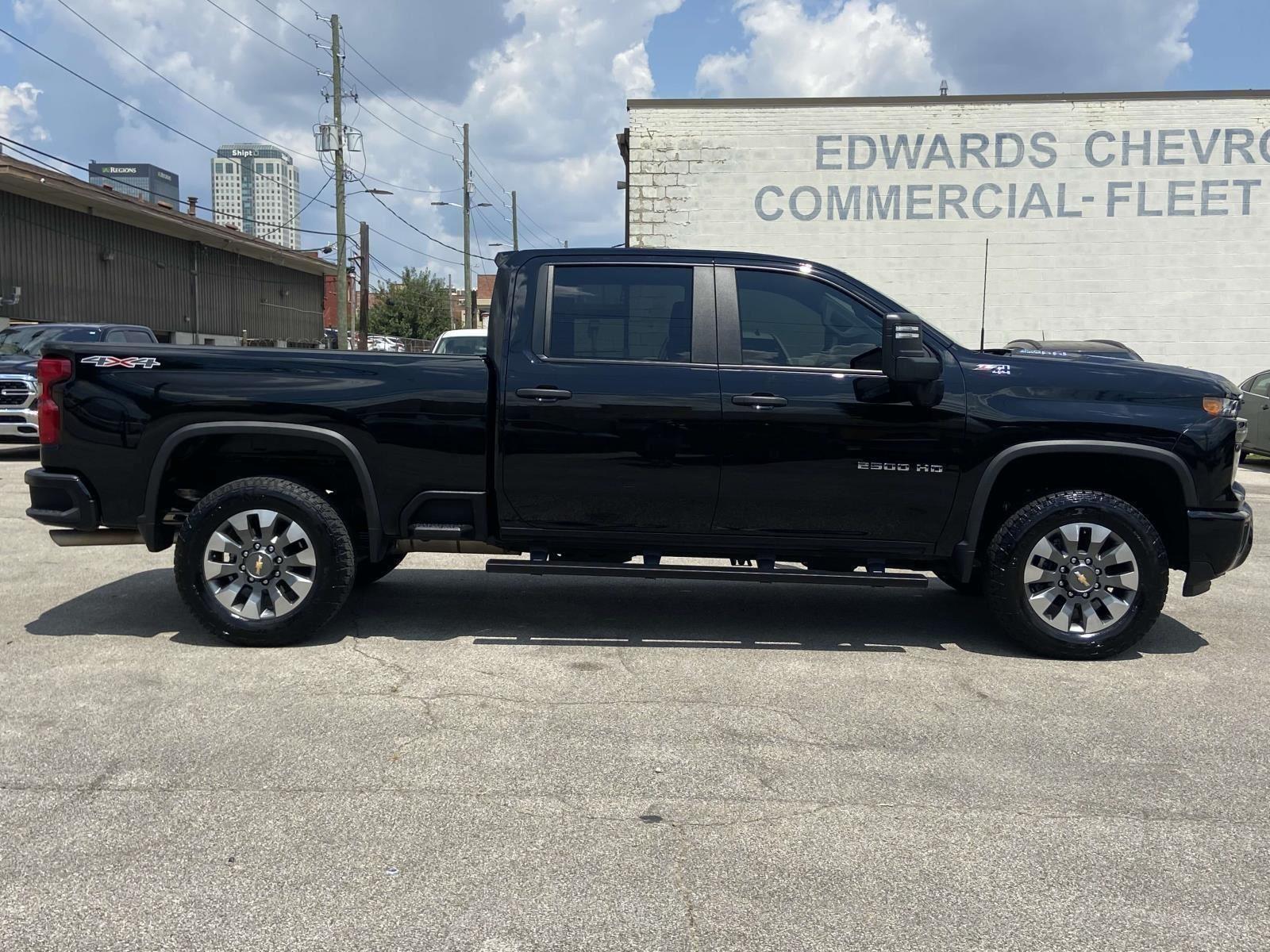 2024 Chevrolet Silverado 2500HD Custom photo 22