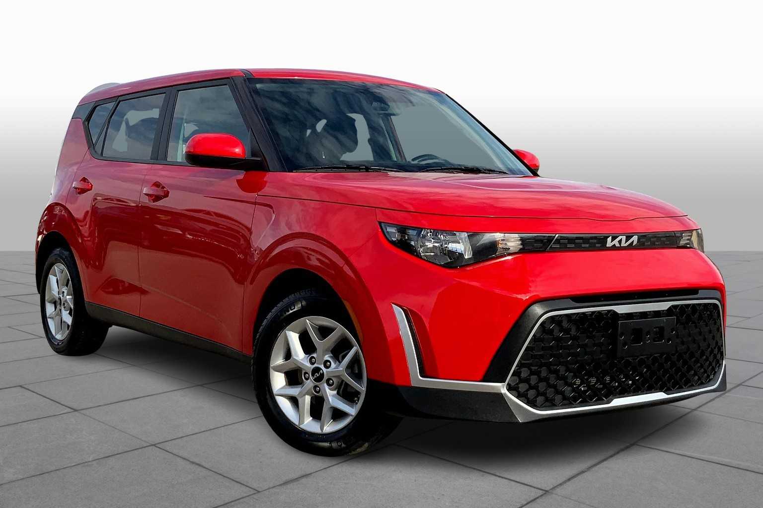 2023 Kia Soul LX photo 2