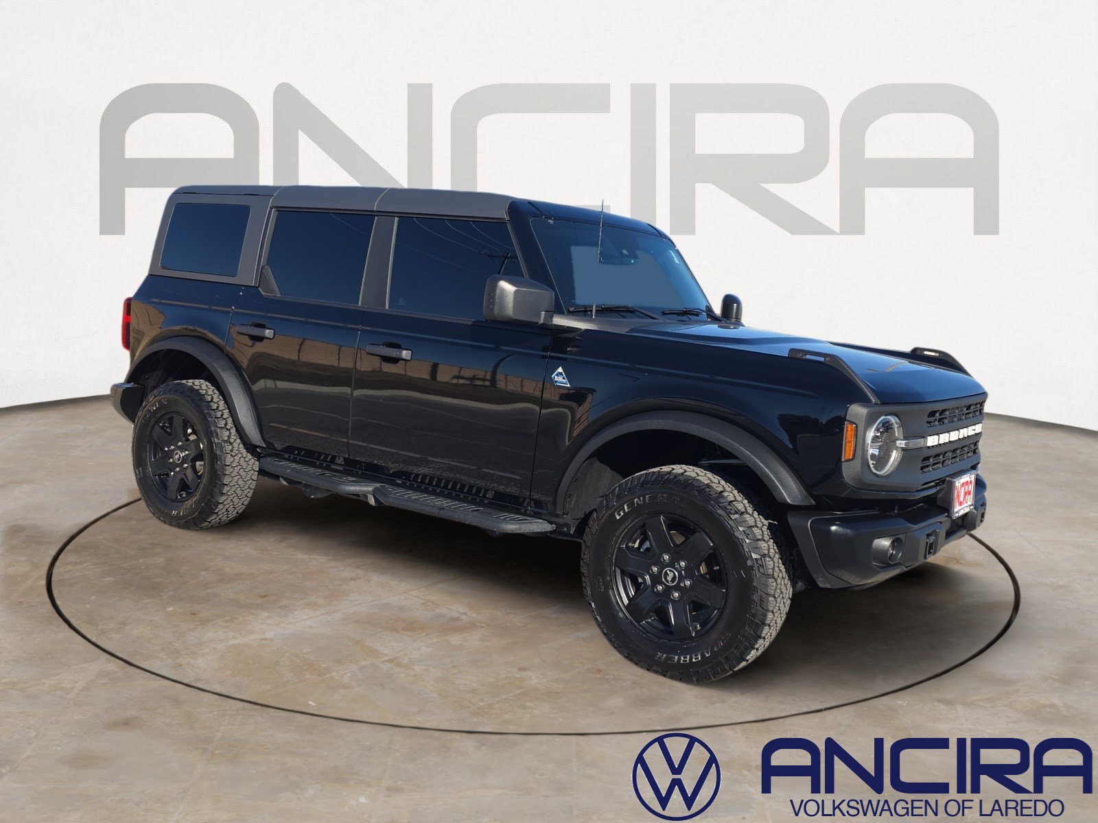 2024 Ford Bronco 4-Door Black Diamond's photo