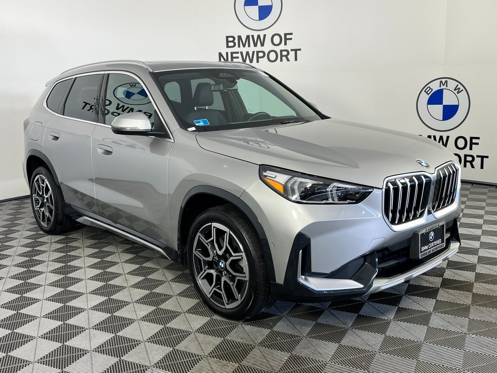 2025 BMW X1 28i's photo