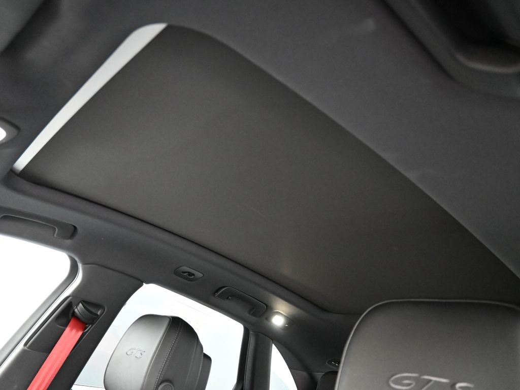 2018 Porsche Macan GTS photo 21