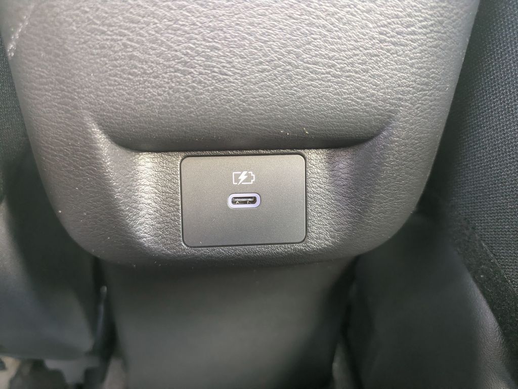 2025 Nissan Versa 1.6 SR photo 23