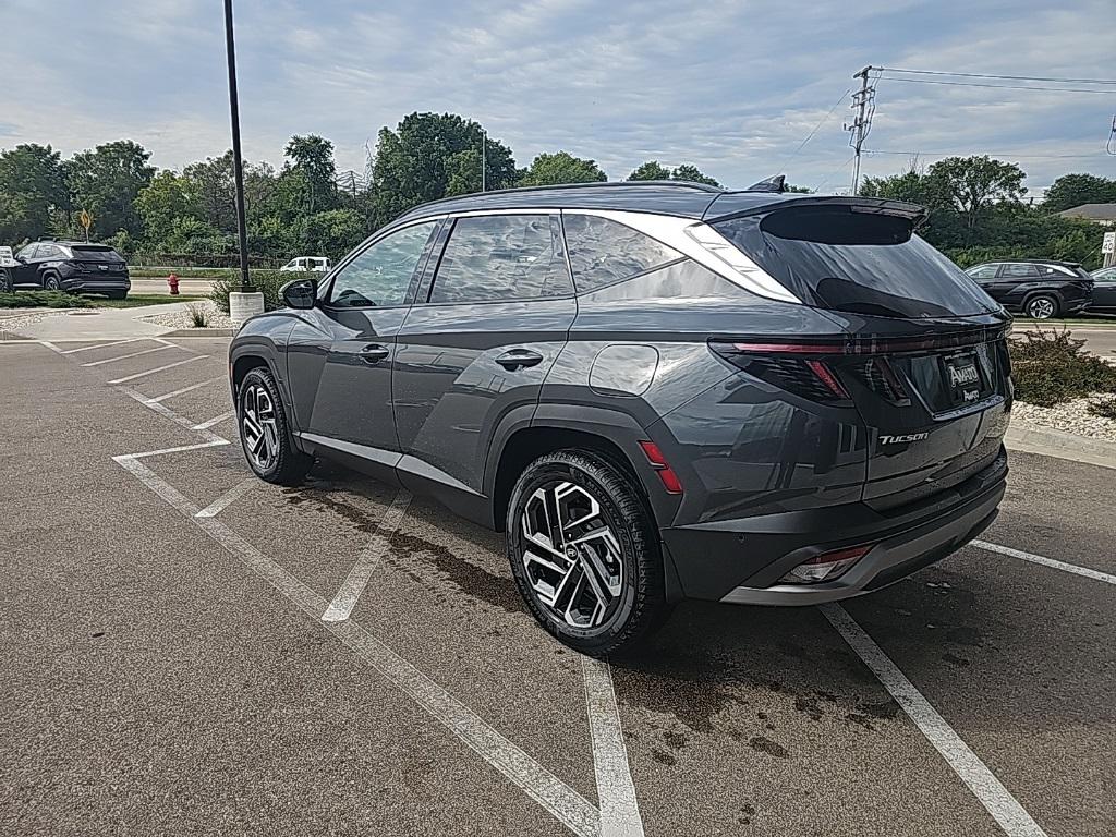 2025 Hyundai Tucson Limited photo 2