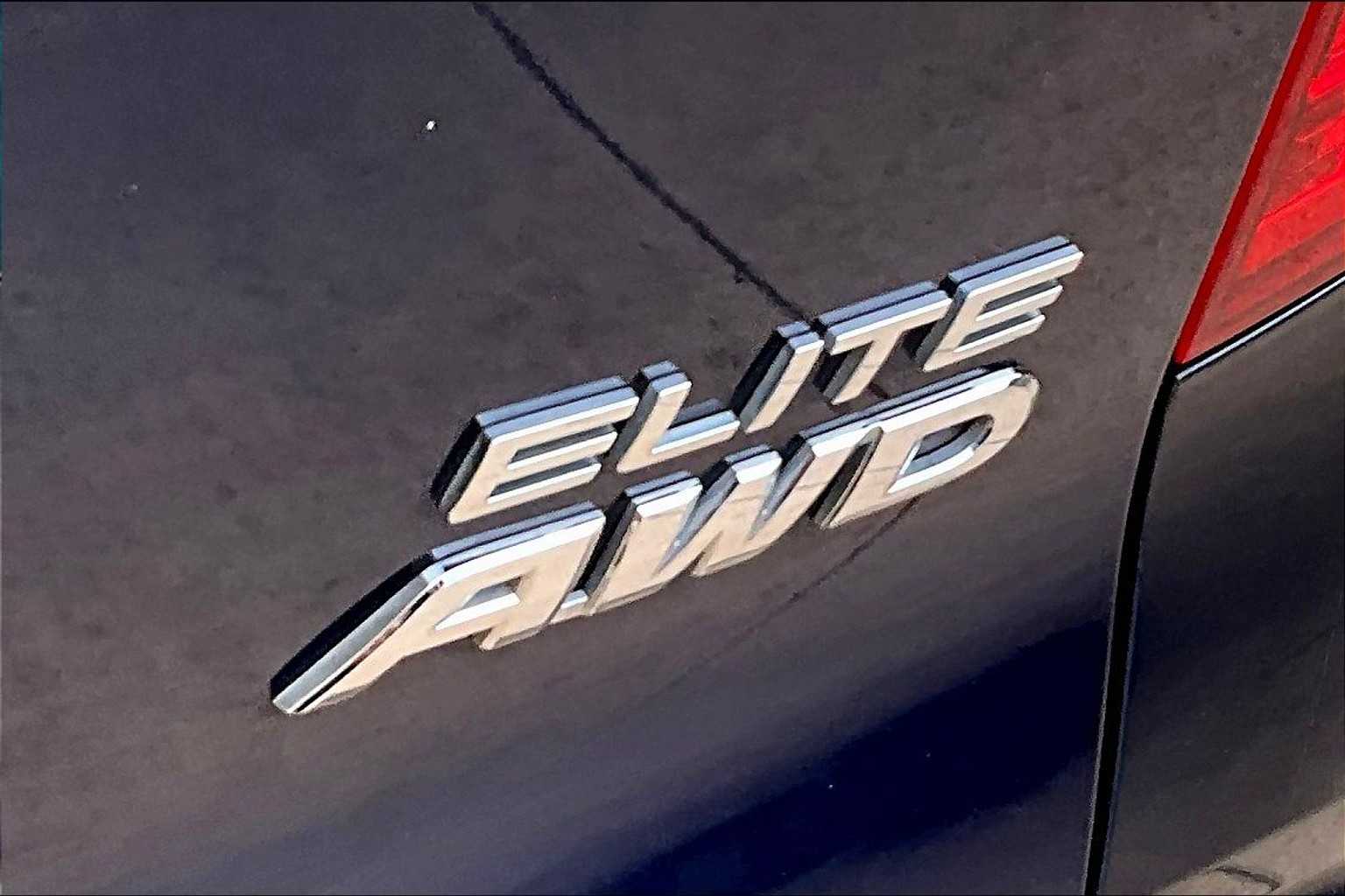 2016 Honda Pilot Elite photo 9