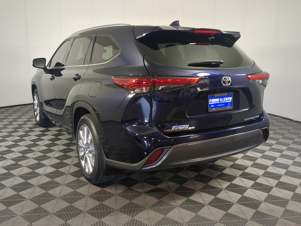2022 Toyota Highlander Limited photo 6