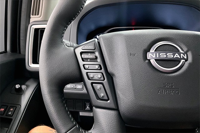 2025 Nissan Frontier SV photo 17