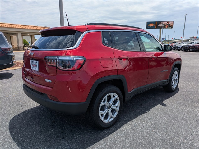 2025 Jeep Compass Latitude photo 2