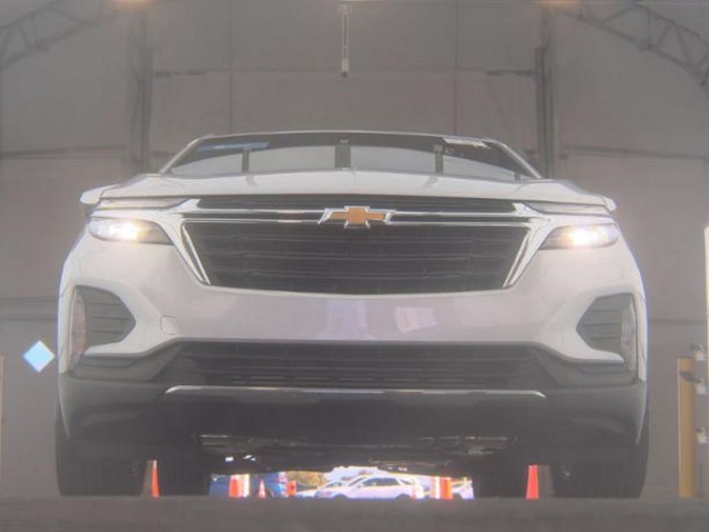 2022 Chevrolet Equinox LT photo 3