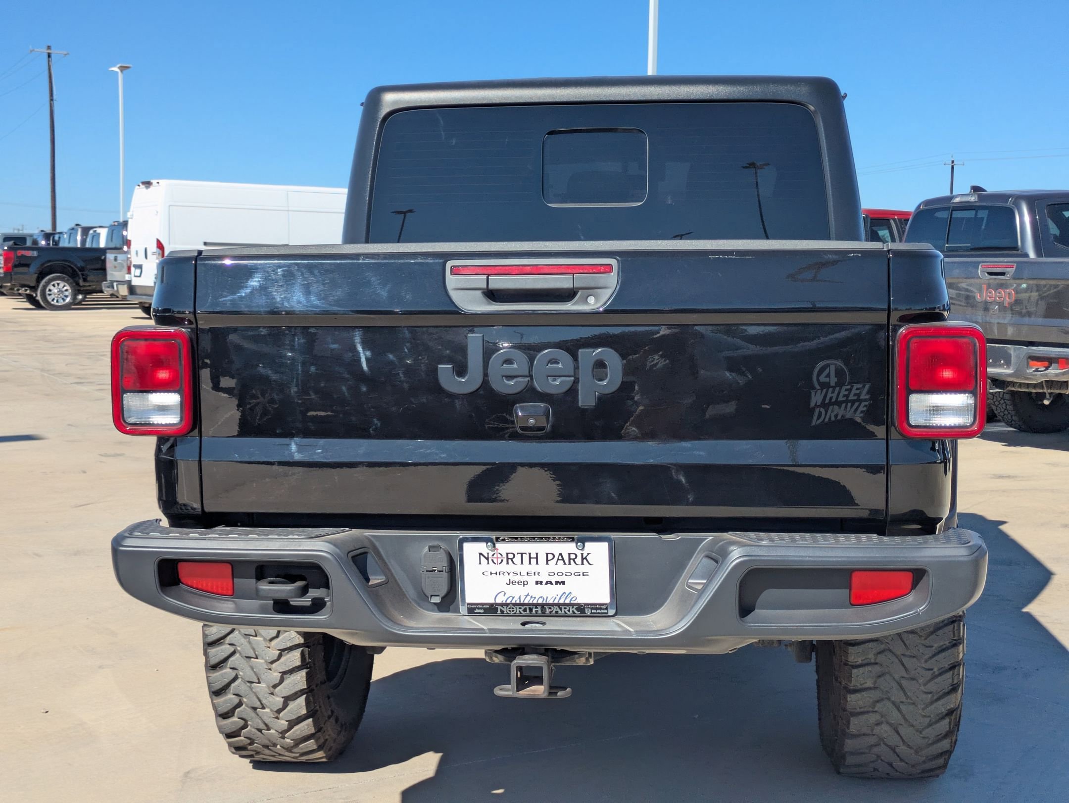 2022 Jeep Gladiator Willys photo 3