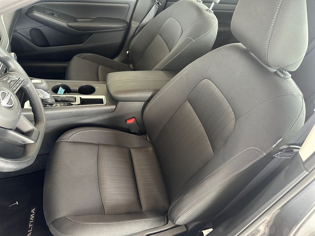 2025 Nissan Altima 2.5 S photo 8