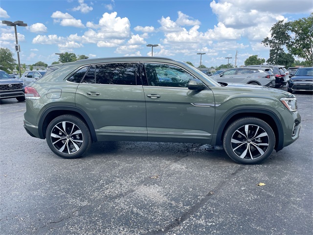 2026 Volkswagen Atlas Cross Sport SEL Premium R-Line photo 29