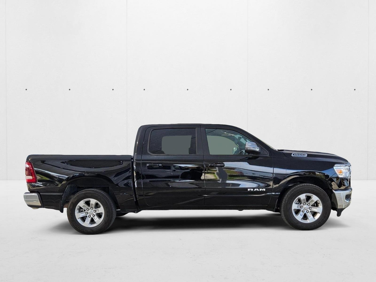 2024 Ram 1500 Laramie photo 4