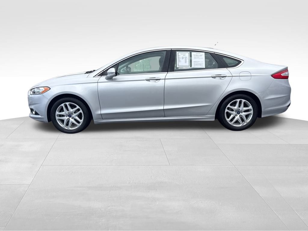 2014 Ford Fusion SE photo 2