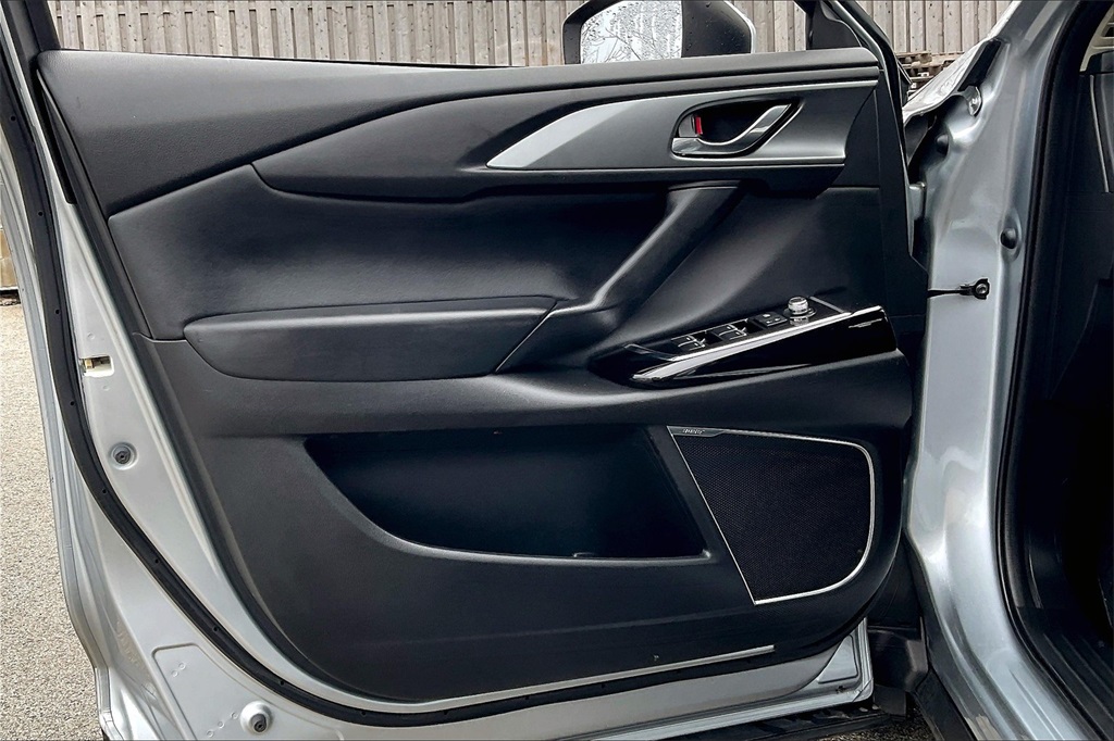 2022 Mazda CX-9 Touring photo 23