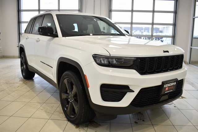 2022 Jeep Grand Cherokee Altitude's photo
