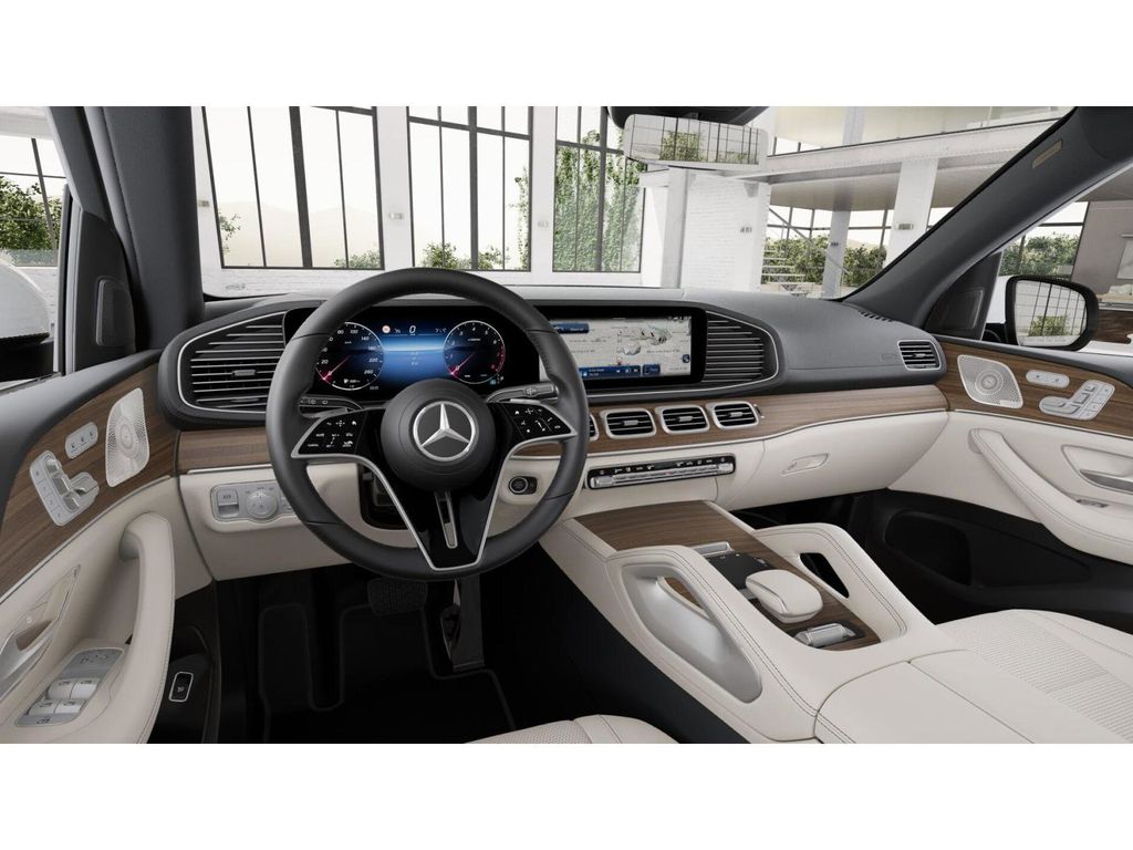 2025 Mercedes Benz GLS 450 4MATIC photo 2