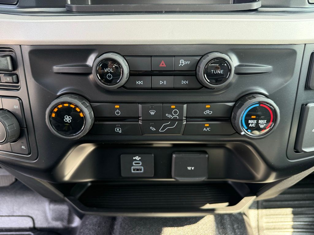 2026 Ford F-350 photo 22