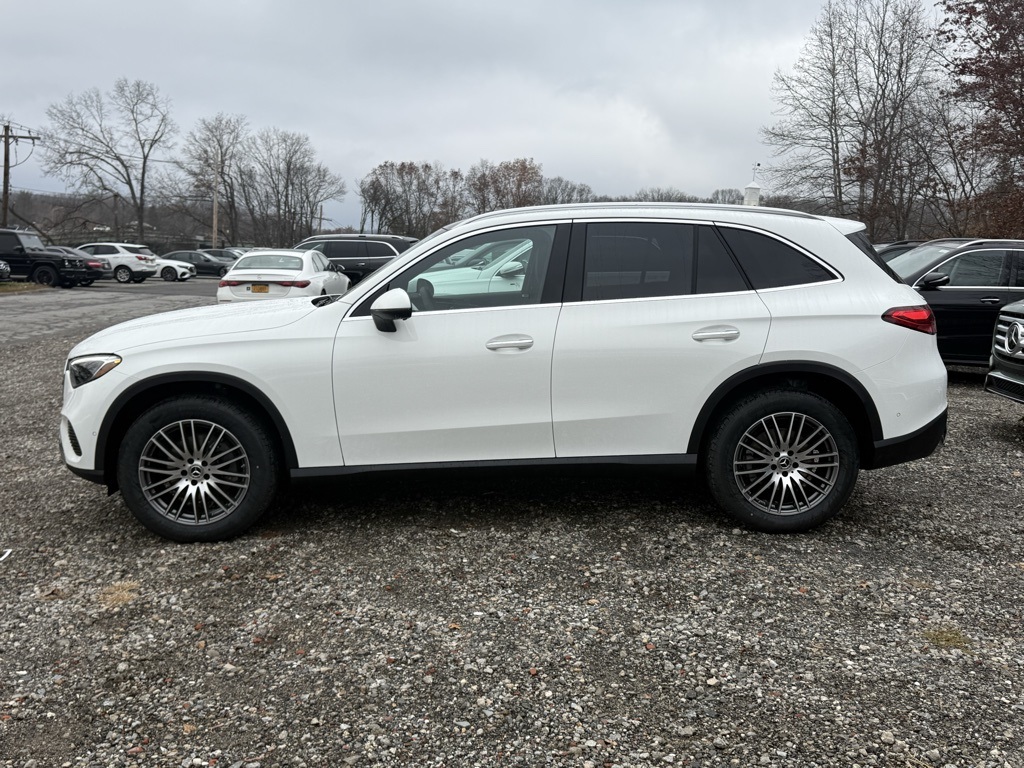 2026 Mercedes Benz GLC 300 4MATIC photo 3