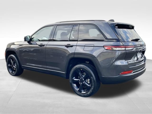 2025 Jeep Grand Cherokee Altitude X photo 4
