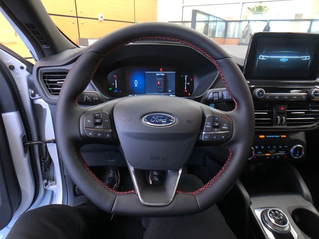 2025 Ford Escape ST-Line photo 14