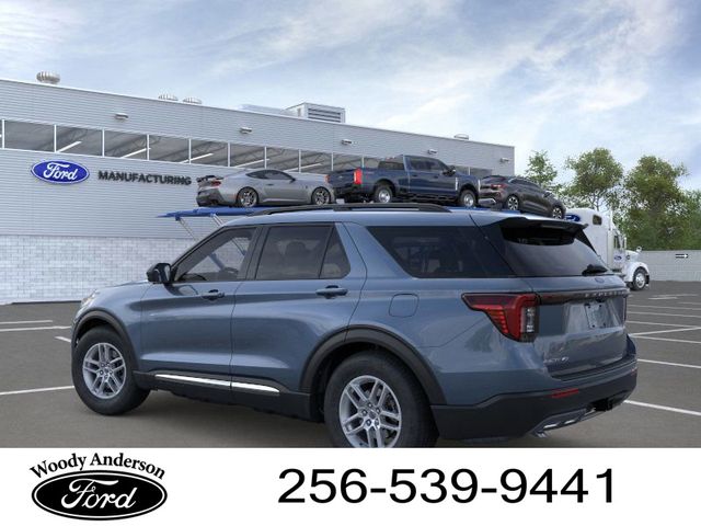 2025 Ford Explorer photo 2