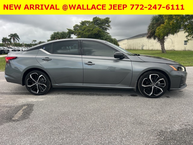 2023 Nissan Altima 2.5 SR photo 4