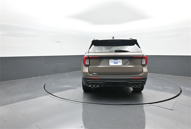 2026 Ford Explorer ST photo 3