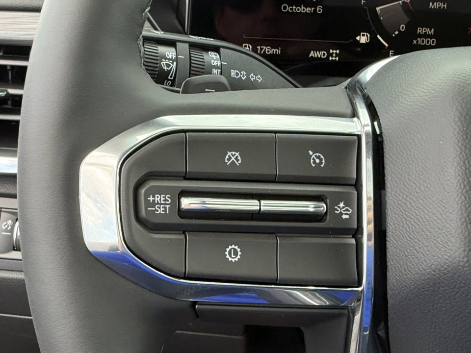 2026 GMC ACADIA - Image 19