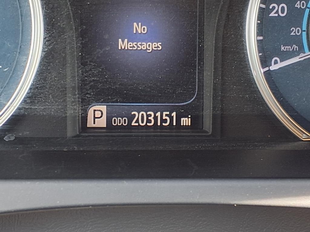 2015 Toyota Camry Hybrid LE photo 25