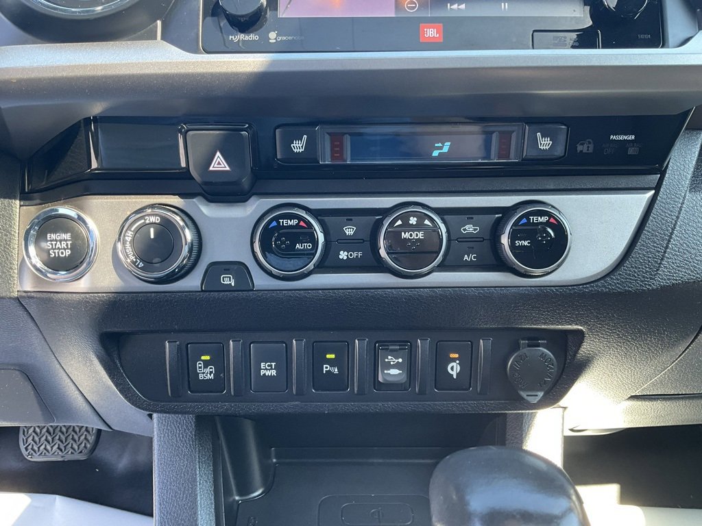 2016 Toyota Tacoma Limited photo 8