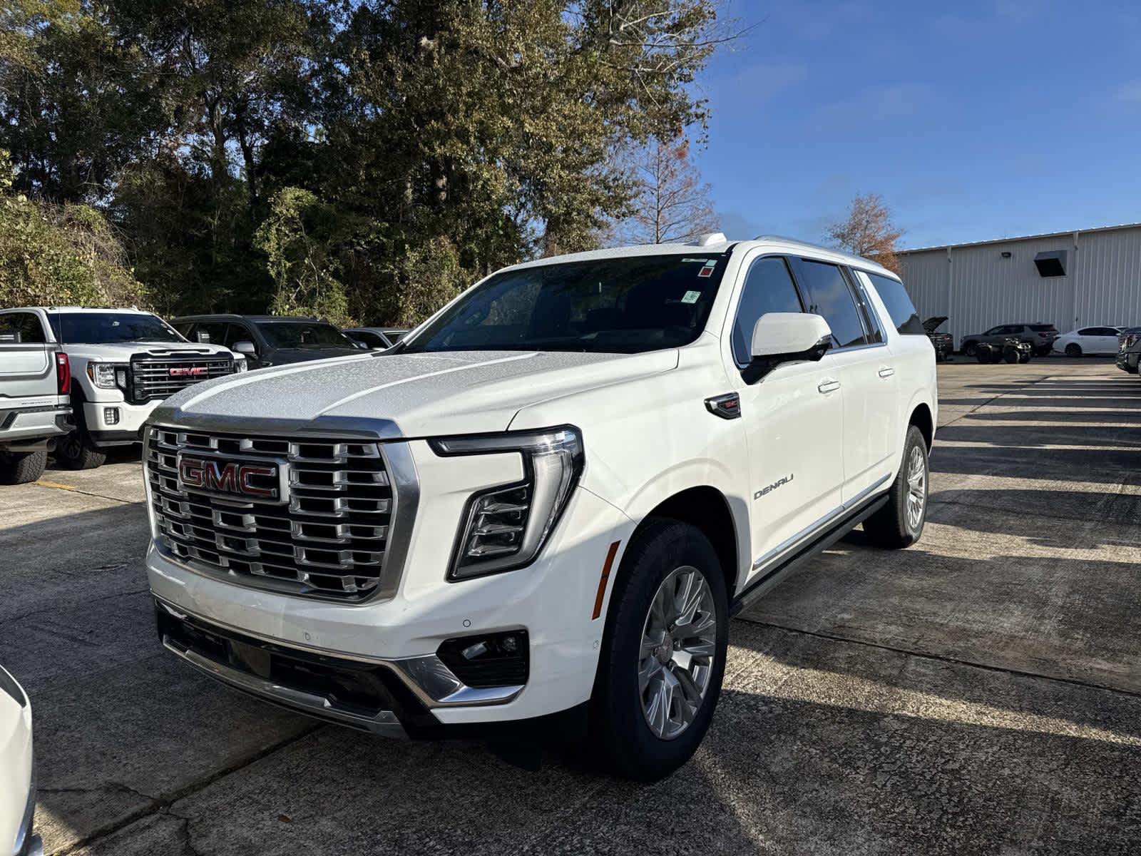 2025 GMC Yukon XL Denali's photo