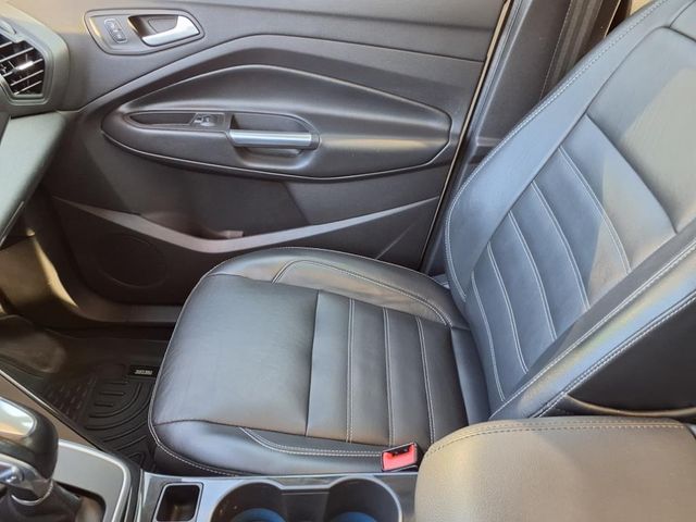 2017 Ford C-Max Energi Titanium photo 28