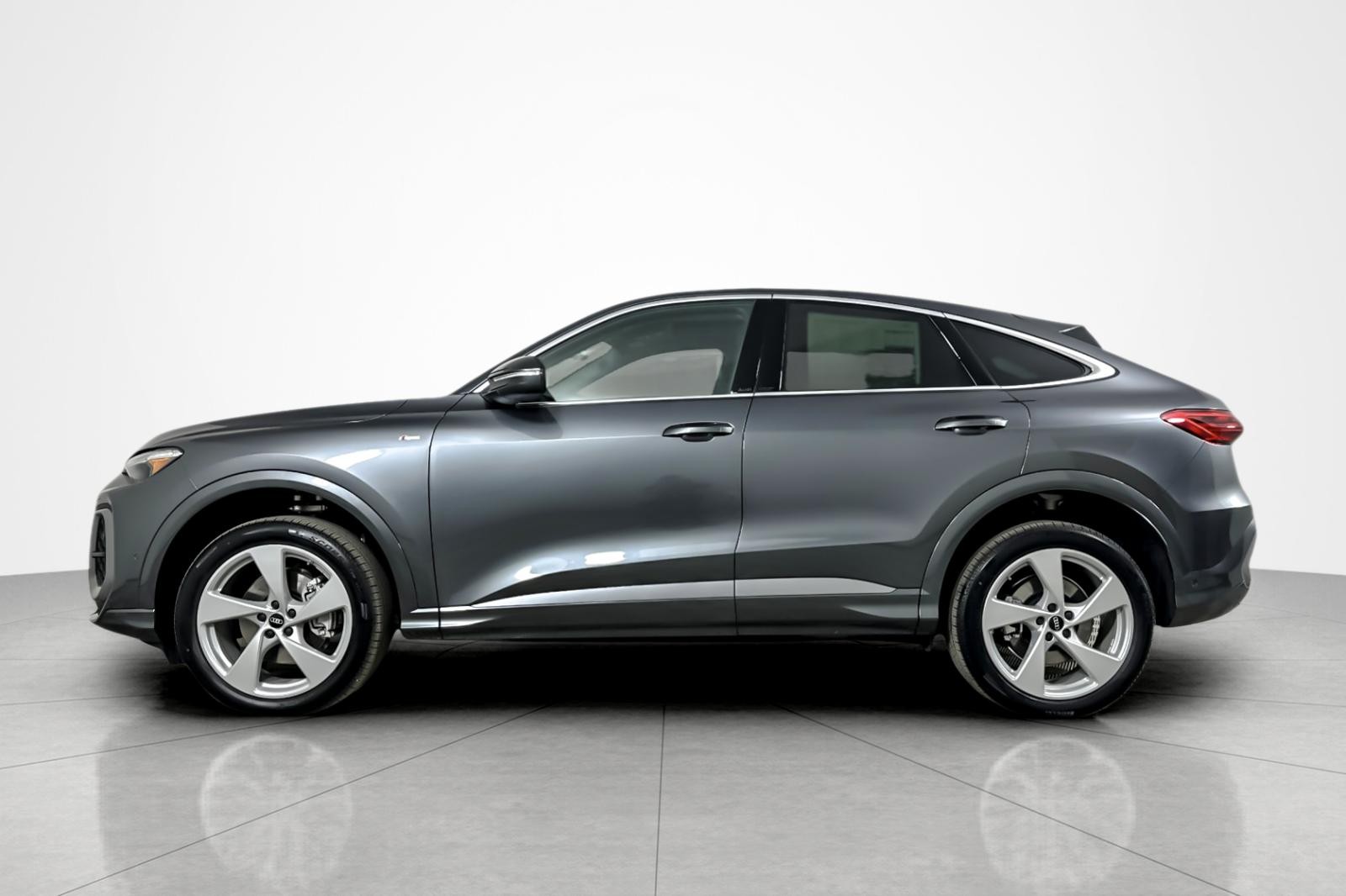 2025 Audi Q5 Sportback Premium Plus TFSI photo 3