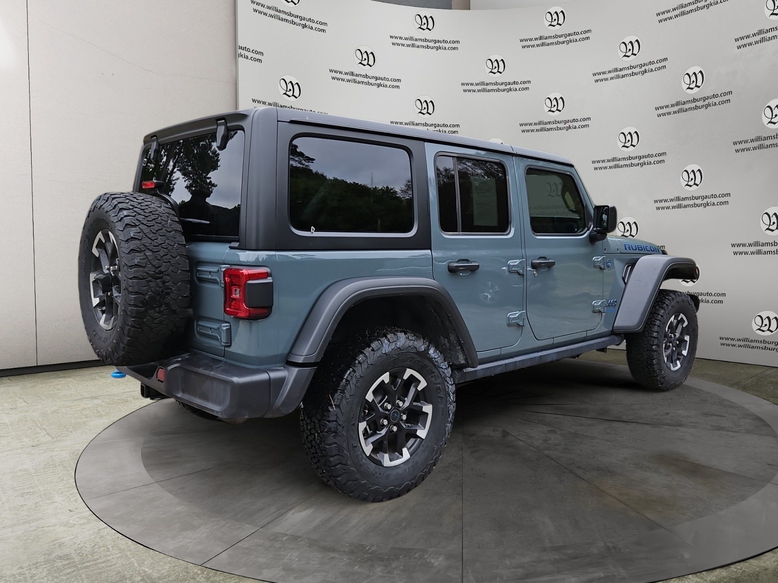 2024 Jeep Wrangler Rubicon 4xe photo 3