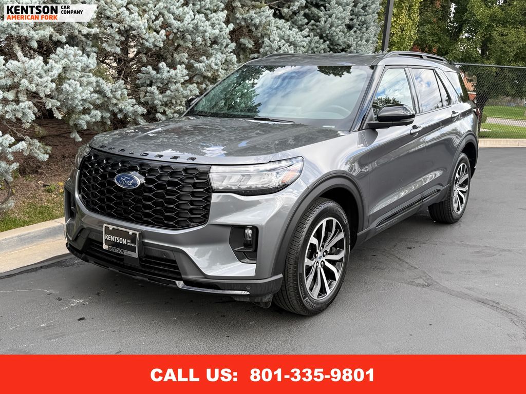 2025 Ford Explorer ST-Line photo 3