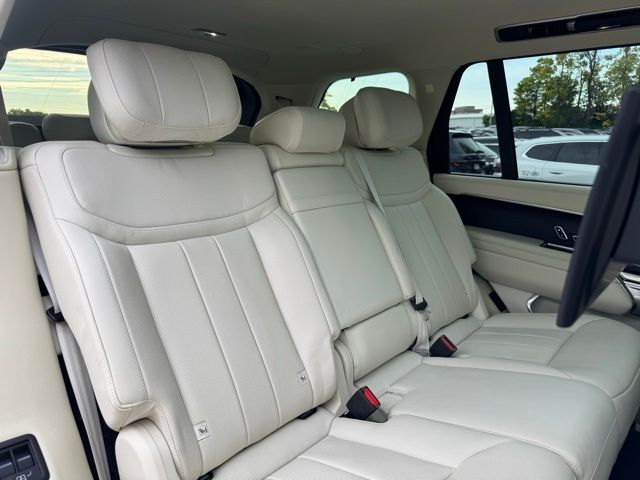 2023 Land Rover Range Rover Autobiography photo 16