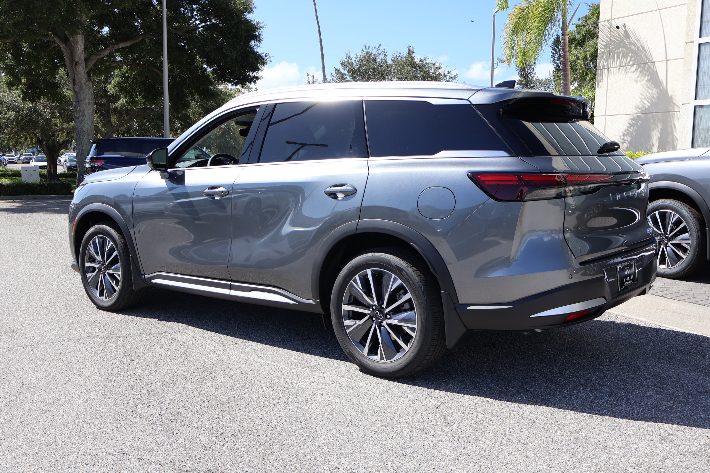 2026 Infiniti QX60 Luxe photo 3