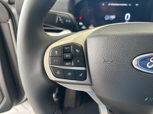 2025 Ford Explorer photo 15