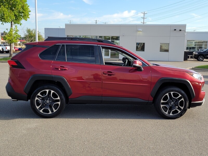 2019 Toyota RAV4 Adventure photo 2