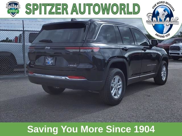 2025 Jeep Grand Cherokee Laredo photo 2
