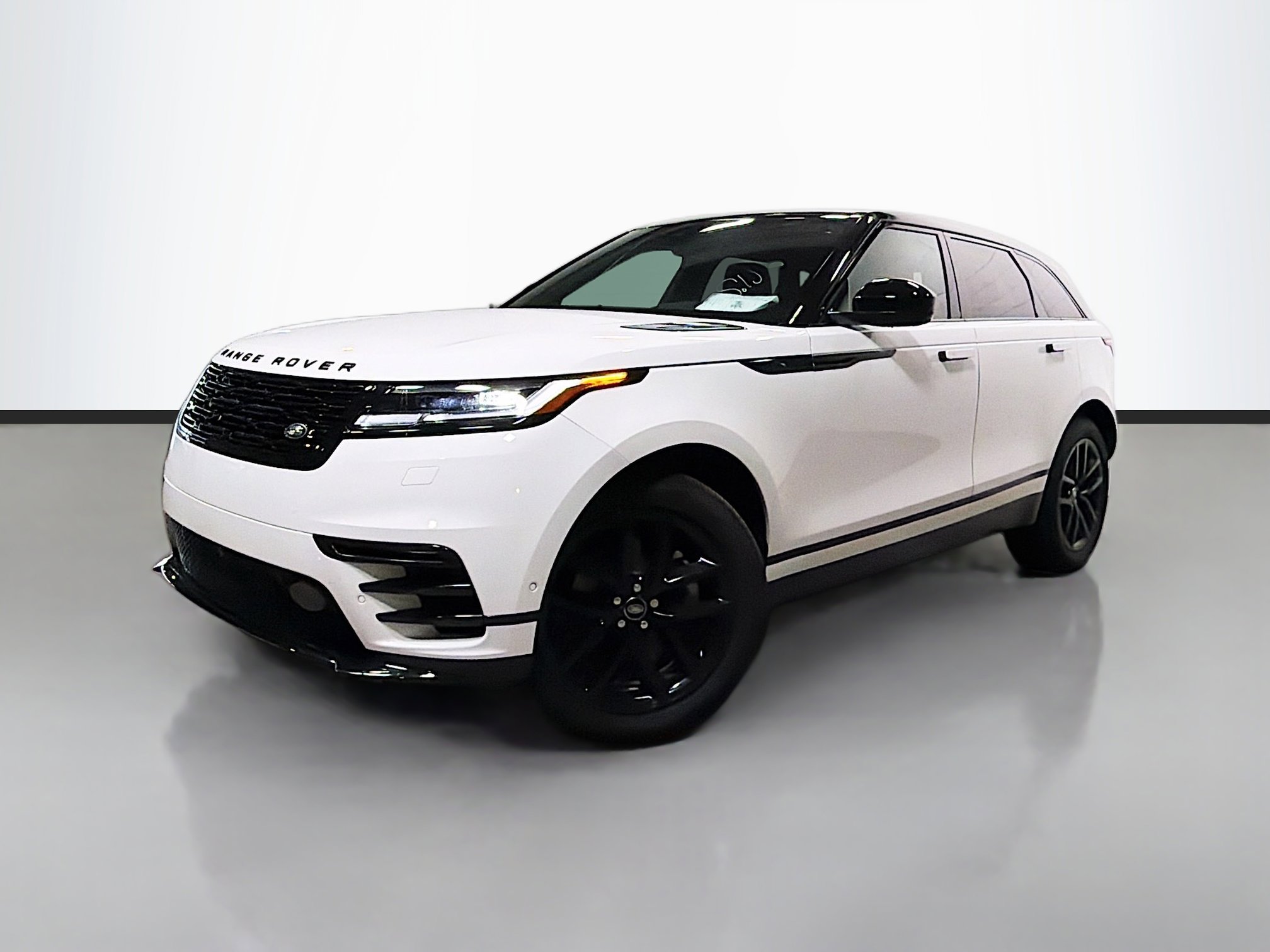 2024 Land Rover Range Rover Velar Dynamic SE's photo