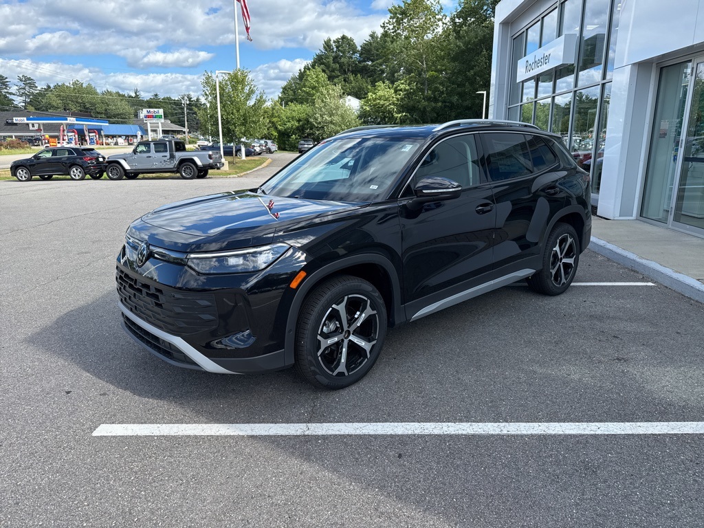 2025 Volkswagen Tiguan SE photo 2
