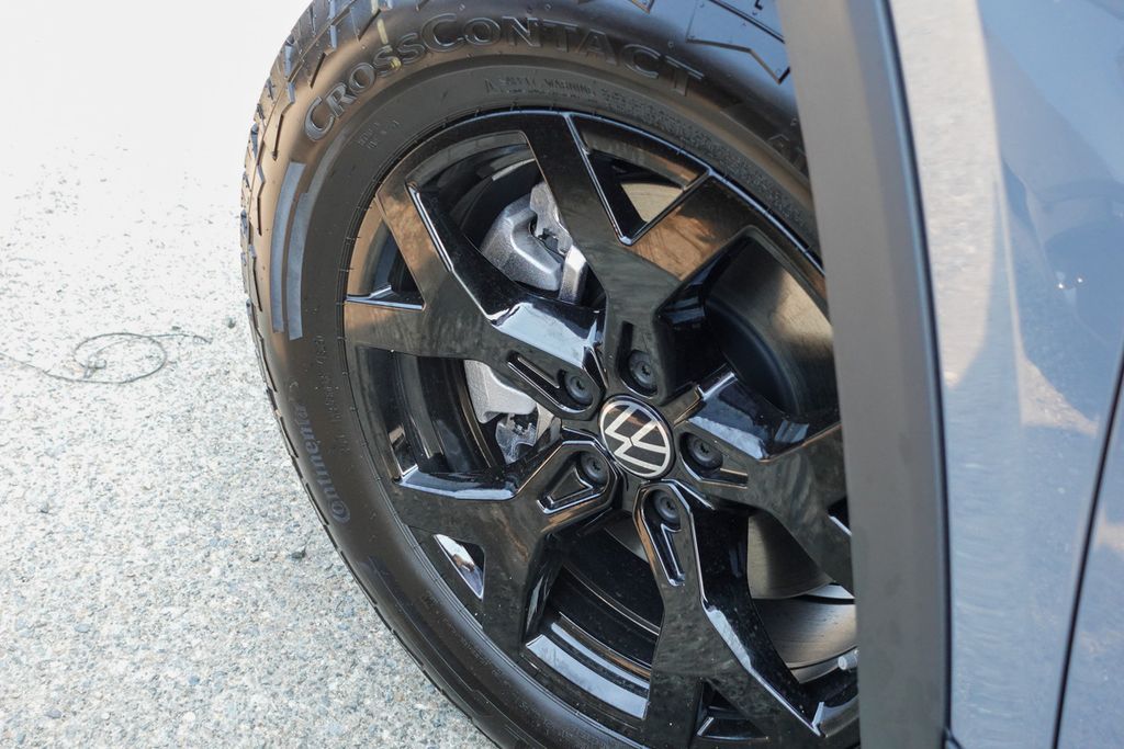 2026 Volkswagen Atlas Peak Edition SE photo 9