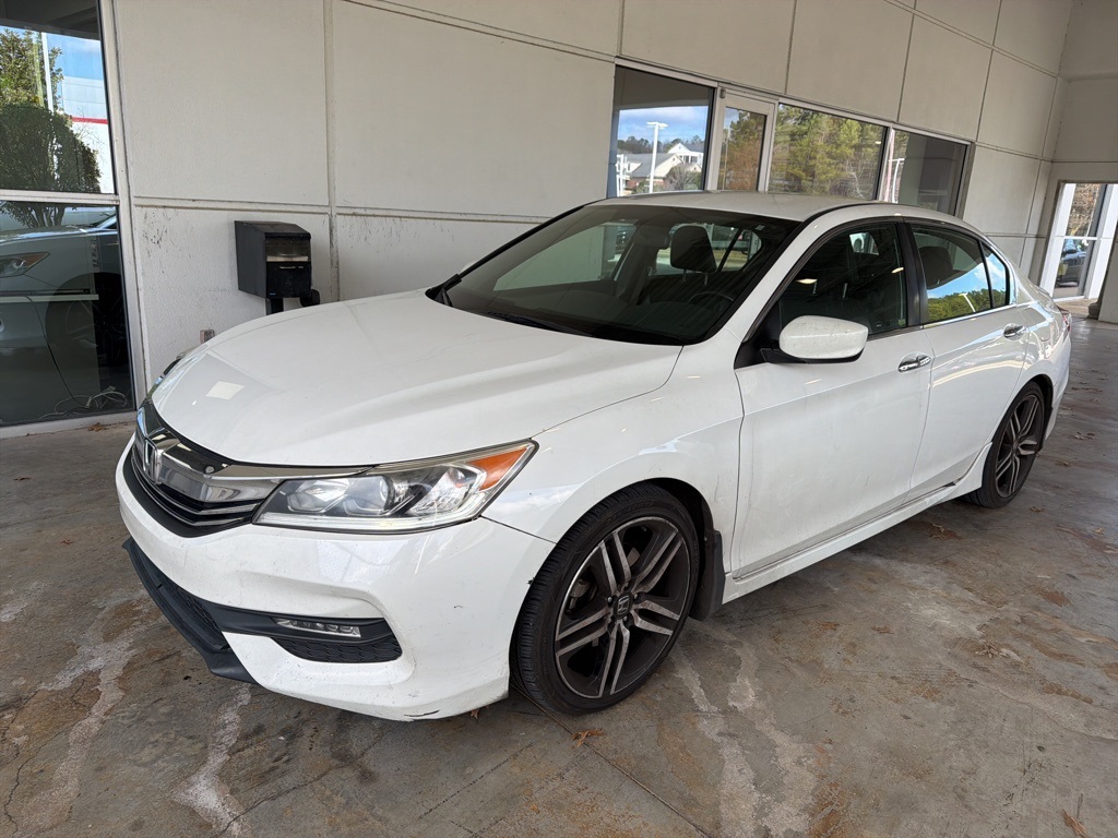 2017 Honda Accord Sport's photo